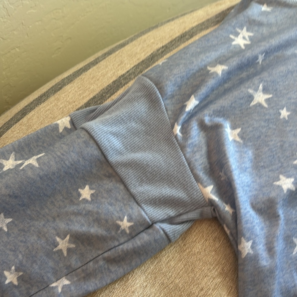SPLENDID Stars Pajama Top Sweatshirt - Picture 7 of 9